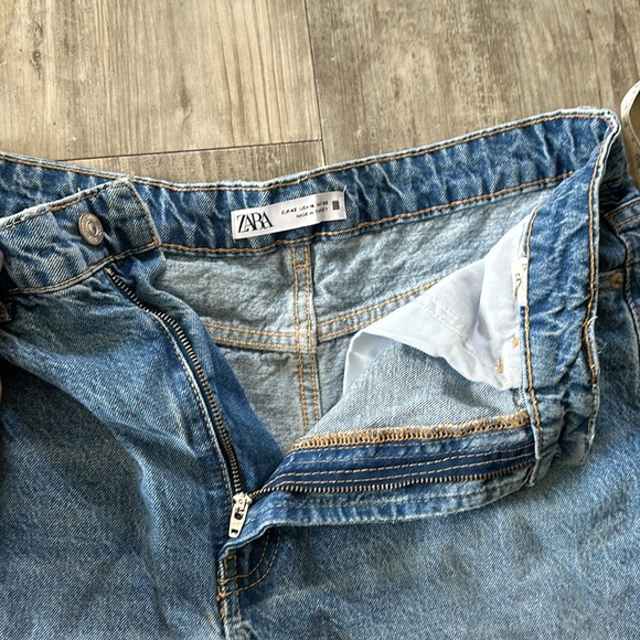 ZARA DISTRESSED HIGH RISE SHORTS size 10 - Picture 8 of 8